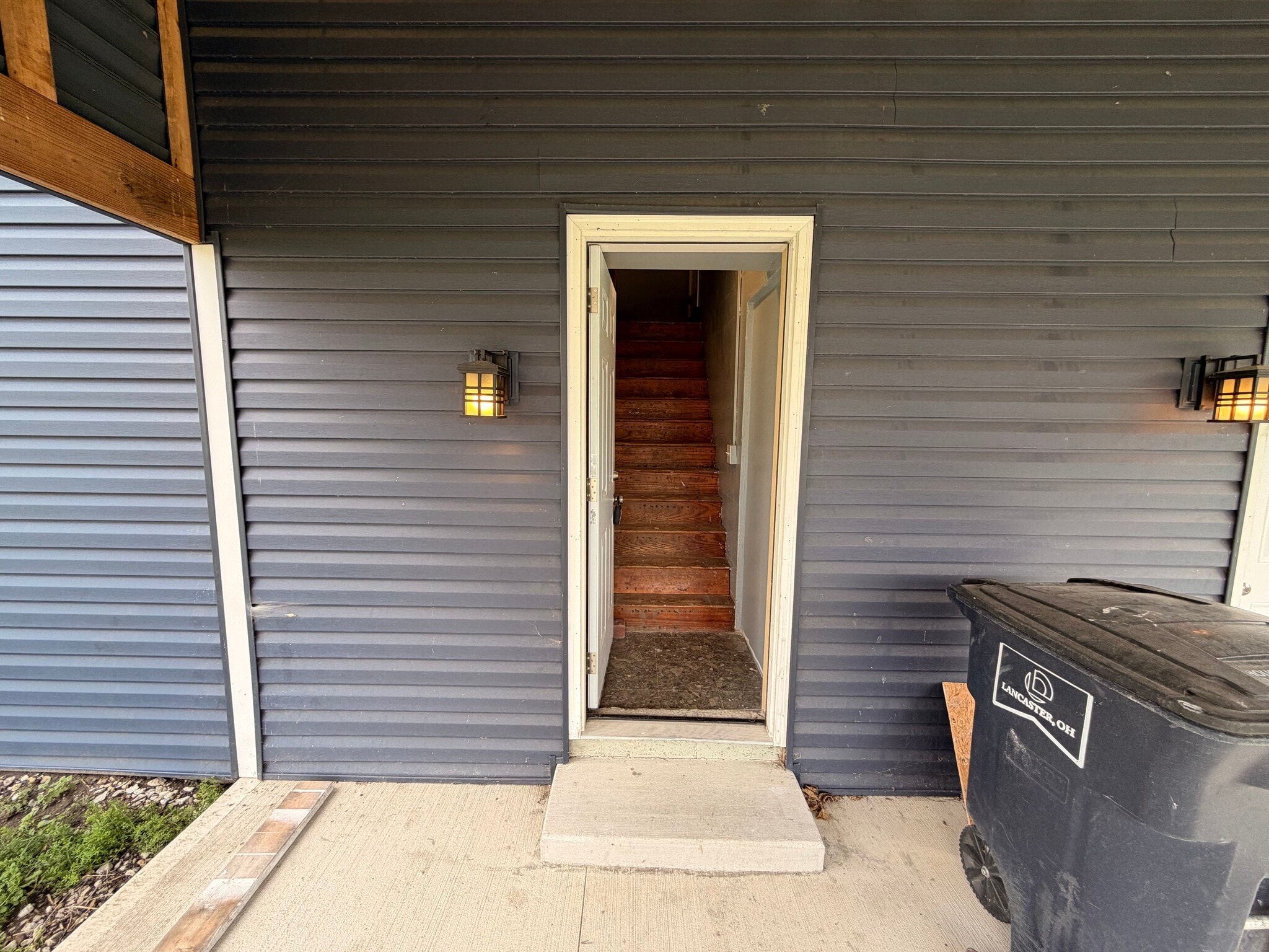 Front door and stairwell - 214 Perry St