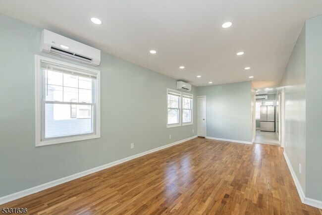 Building Photo - 19 Walnut Pkwy