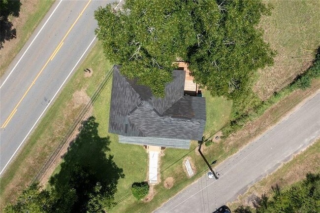 Building Photo - 823 Cooper Dr NE