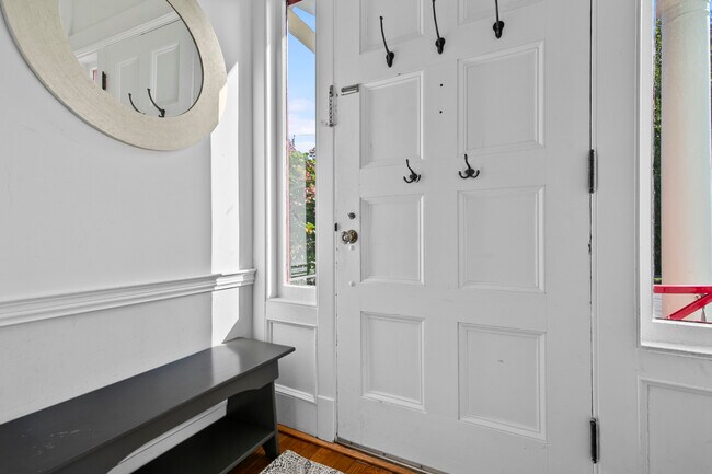 Building Photo - 37 Harmon St