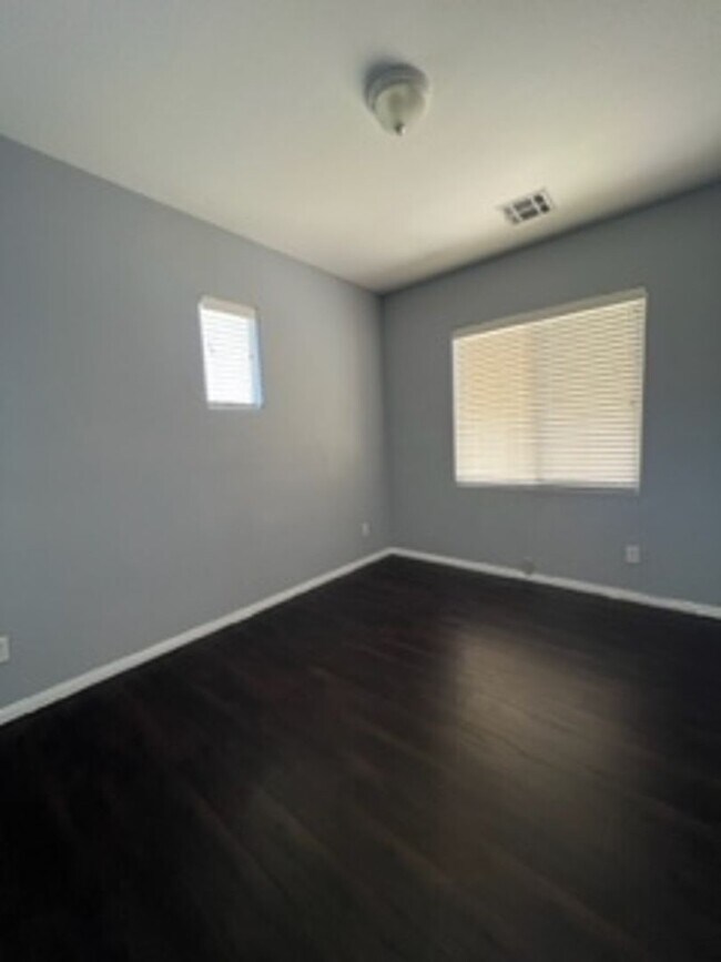 Building Photo - SOUTHERN HIGHLANDS BEAUTY!