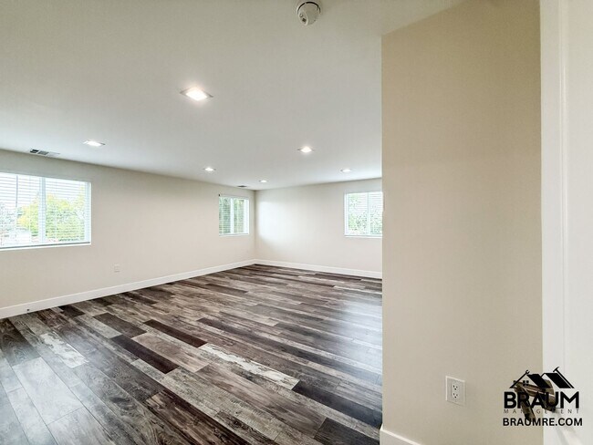Building Photo - 1622-1624 S. CARMELINA