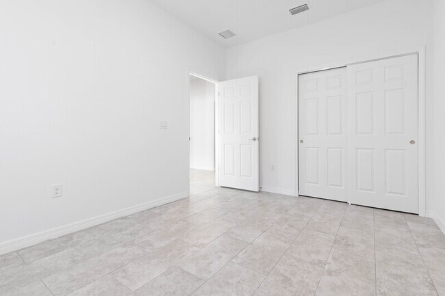 Building Photo - 22 Pony Ln