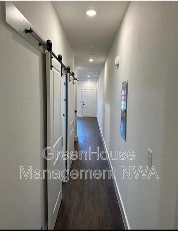 Building Photo - 503 S 7th St