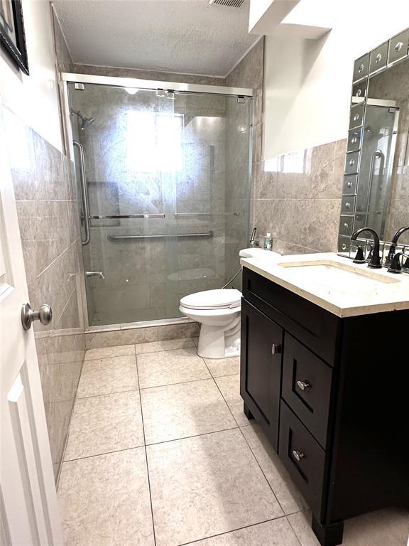 Building Photo - 6914 La Violetta Dr