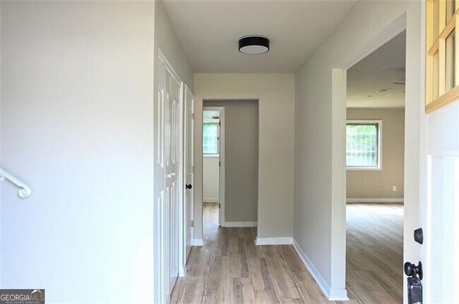 Building Photo - 2900 Eleanor Terrace NW