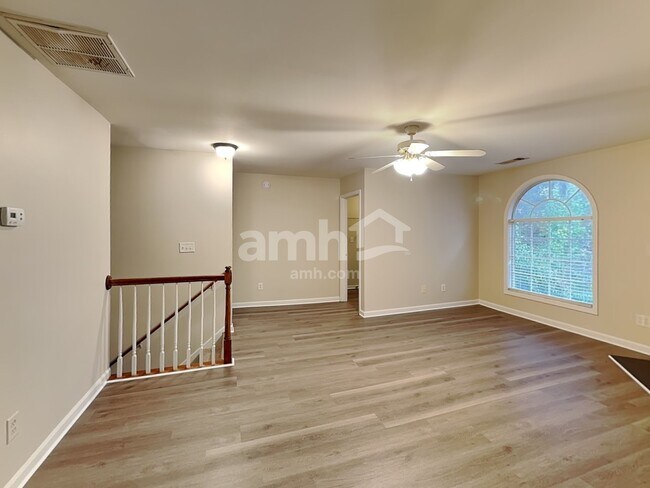 Building Photo - 1054 Falls Brooke Dr