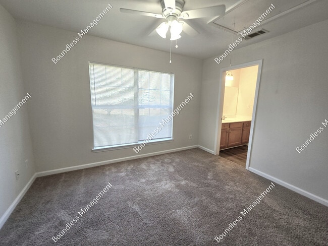 Building Photo - 250 Amal Dr SW