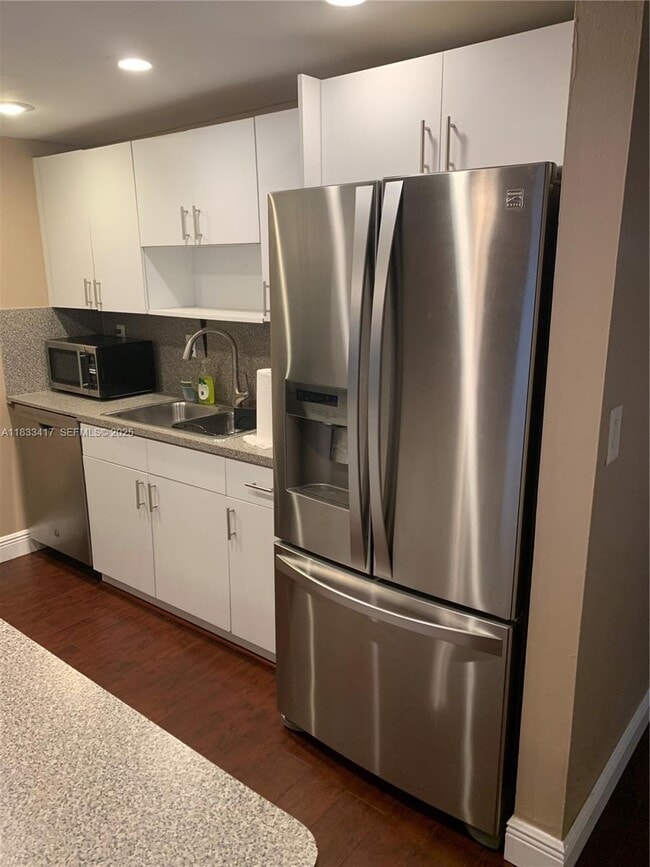 Building Photo - 6667 Miller Dr