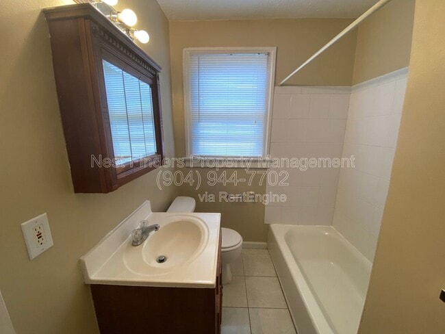 Building Photo - 2614 College St