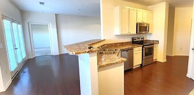 Building Photo - 6815 Kinsale Ln