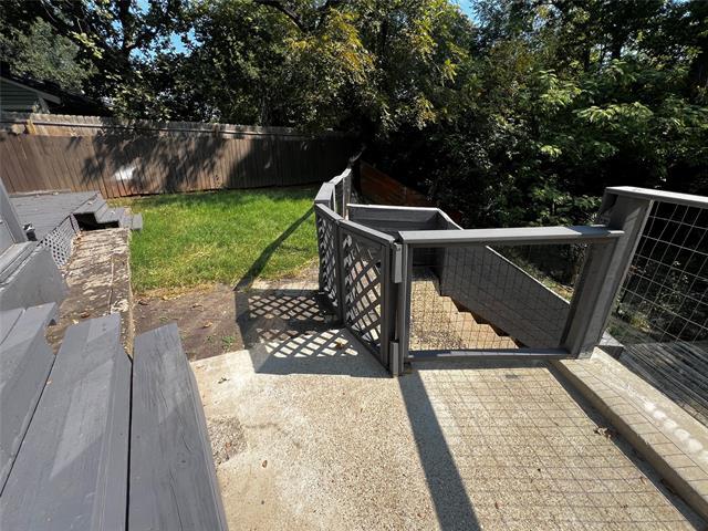 Building Photo - 208 Cliffdale Ave