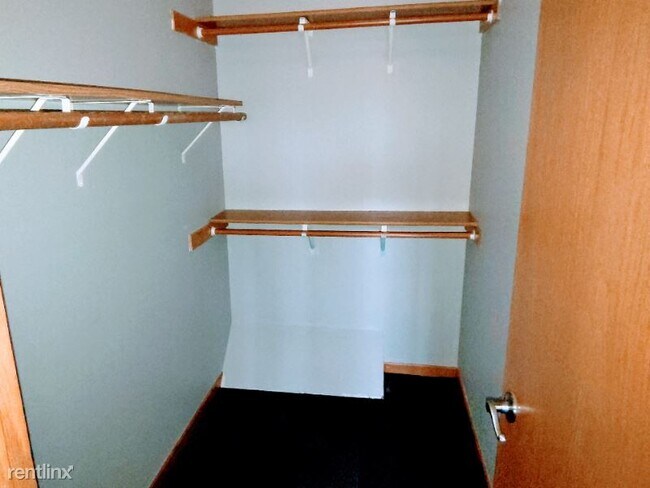 Building Photo - 3 br, 3 bath Townhome - 1530 Cottage Dr