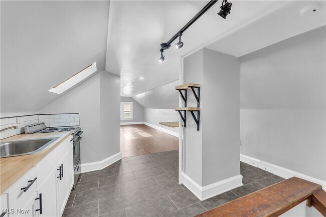 Building Photo - 1239 W 115th St