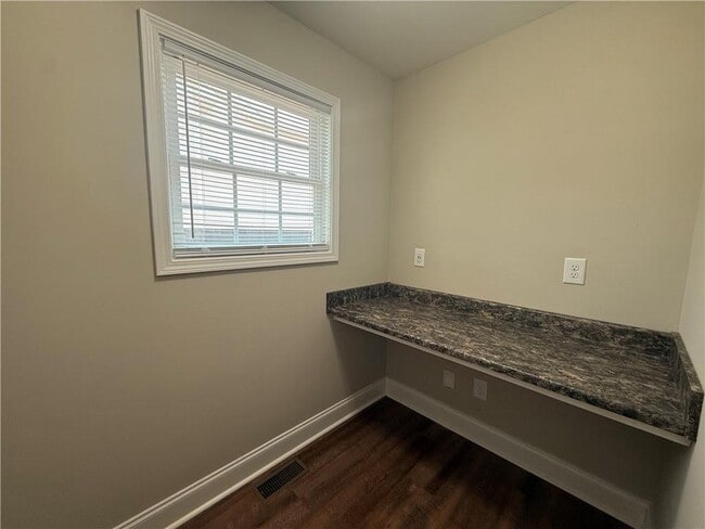 Building Photo - 618 Liberty Pk Dr