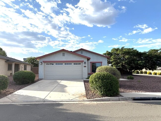Building Photo - Great home in Chino Valley - Move In Ready!