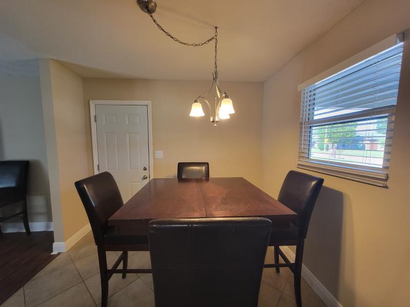 Building Photo - 3136 Lawton Ct