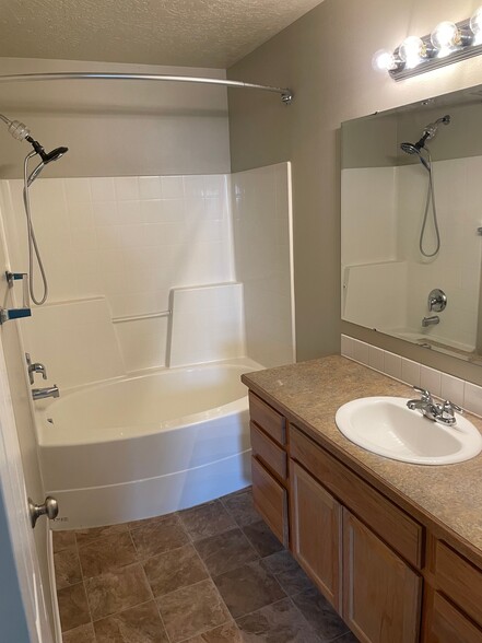 Building Photo - 5074 W Alderstone St