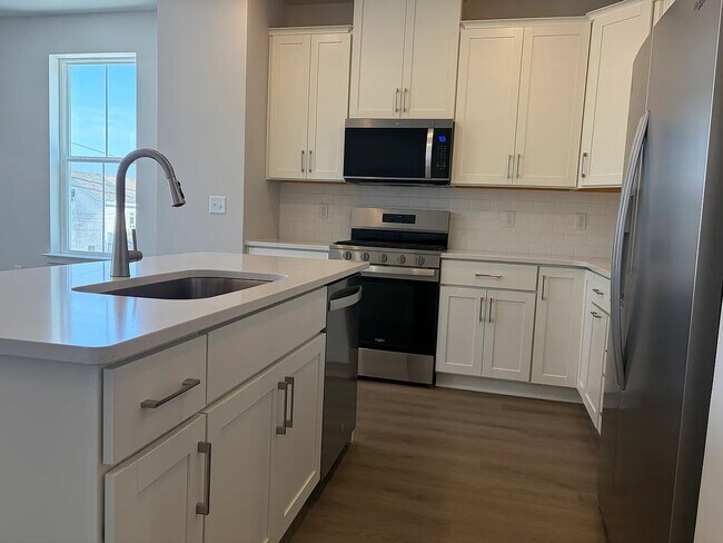 Building Photo - 101 Abramo Victor Dr