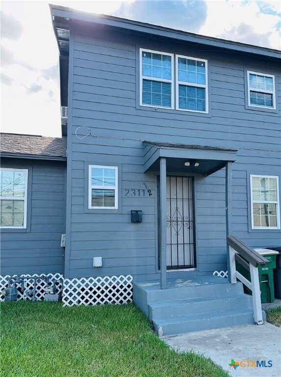 Primary Photo - 2313 1/2 N Louis St