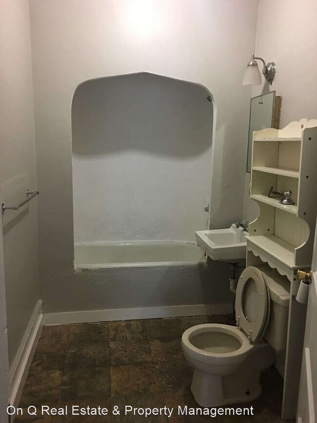 Building Photo - 2 br, 1 bath House - 1600 Aggie Rd