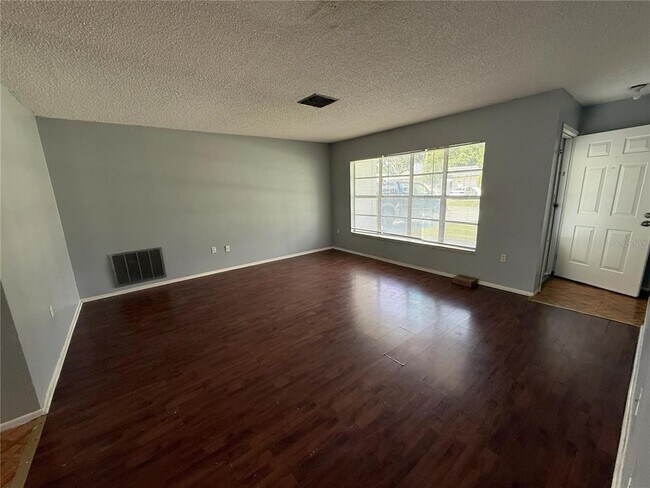 Building Photo - 5048 Lillilea Ln