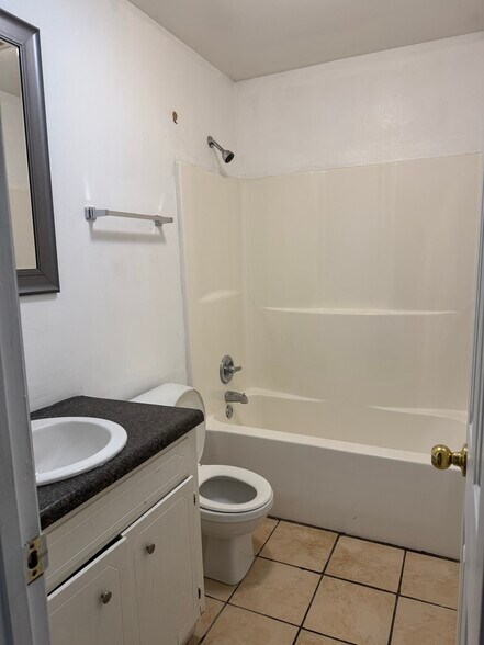 Building Photo - 124 Miley Dr
