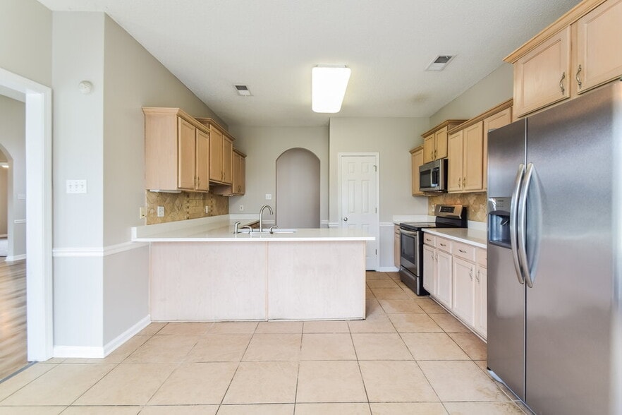 Building Photo - 1573 Golden Oaks Loop N