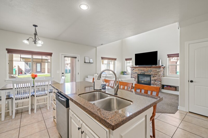 Building Photo - 1780 W 850 S