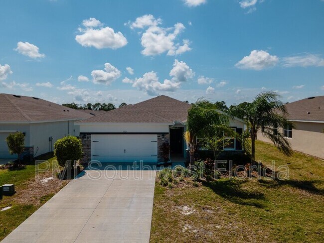 Building Photo - 5928 Silver Palm Blvd