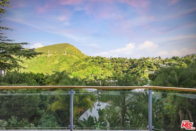 Building Photo - 3476 Troy Dr