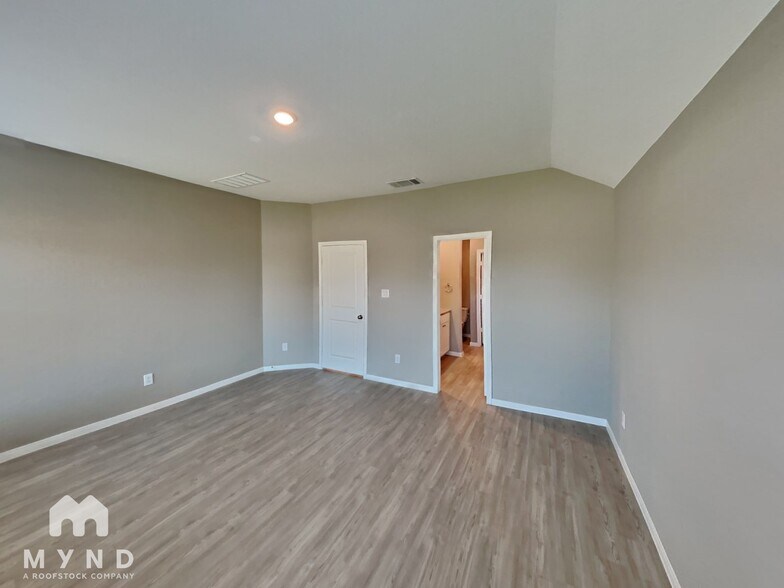 Building Photo - 4411 Revetment Way