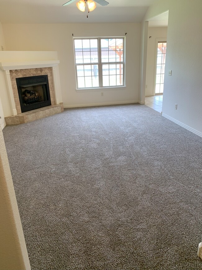 Building Photo - 3876 W Mahogany Dr