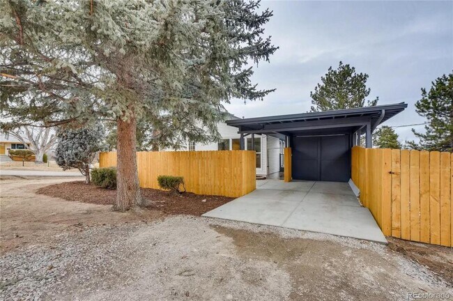 Building Photo - 6676 S Elmwood St