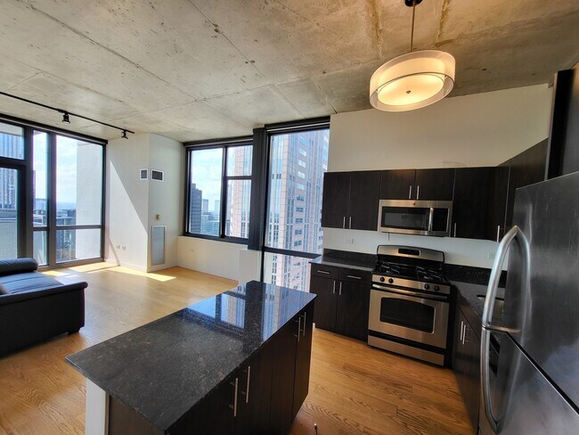 Building Photo - 235 W Van Buren St