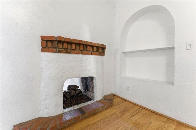 Building Photo - 1032 Standard Dr NE