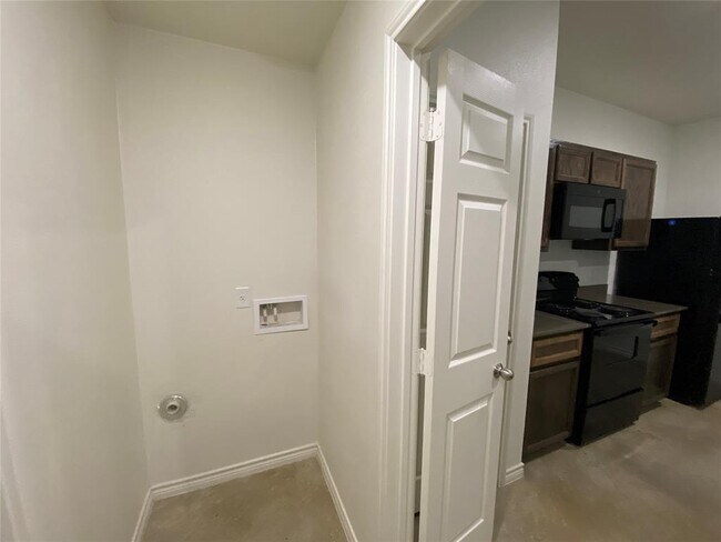 Building Photo - 2320 Duntov Dr