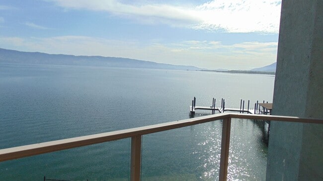Building Photo - Lakefront Condo