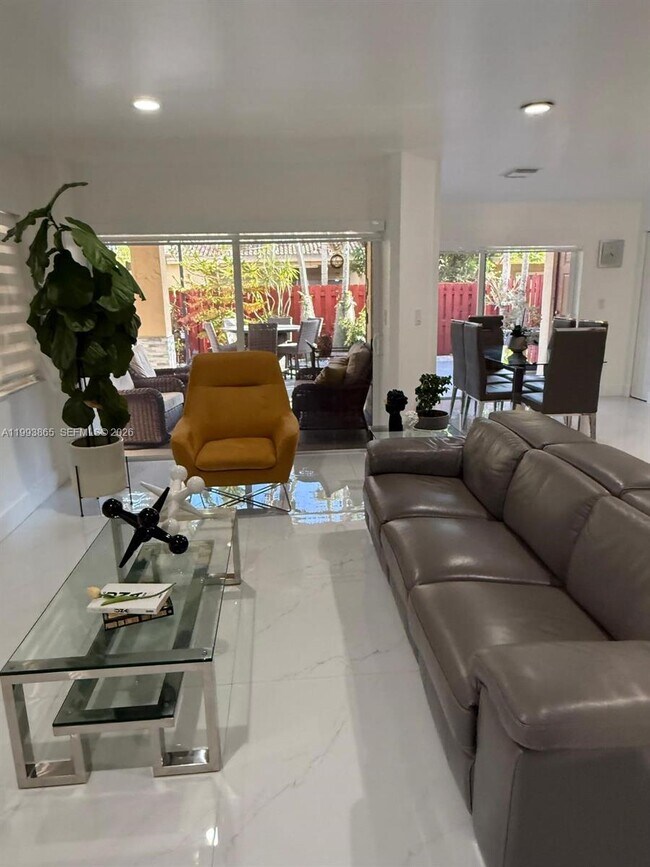 Building Photo - 16418 SW 72nd Terrace