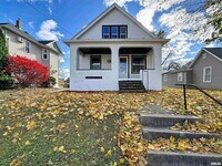 Building Photo - 3 Bedroom Rental in Moline