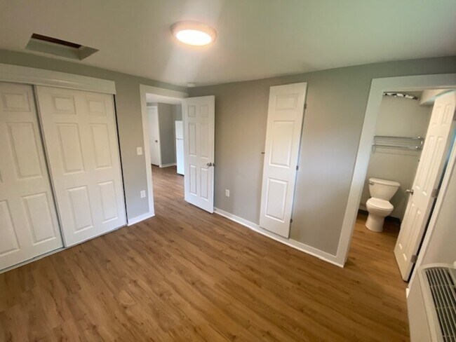 Building Photo - 65 W Moler St