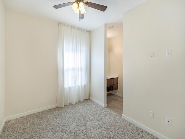 Building Photo - 210 Veracruz Dr