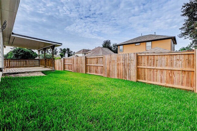 Building Photo - 18455 Sunrise Pines Dr