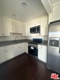 Building Photo - 10961 Roscoe Blvd