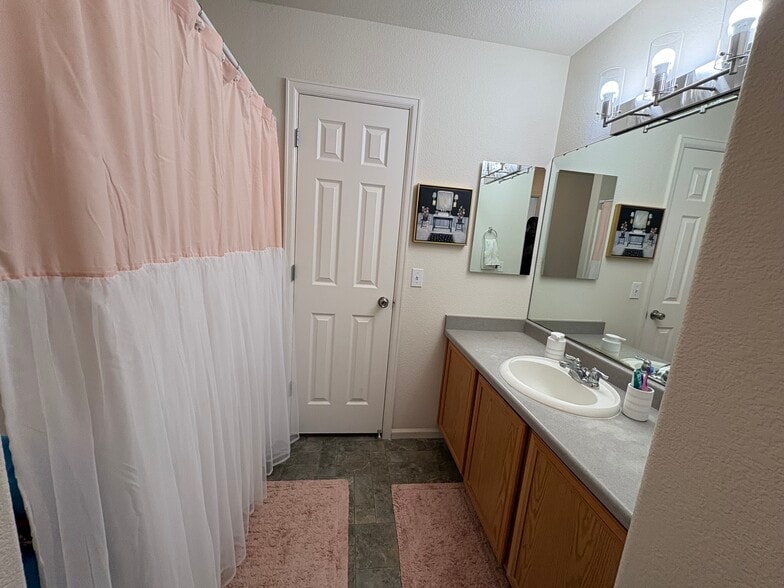 Building Photo - 2845 Tumblewood Grv