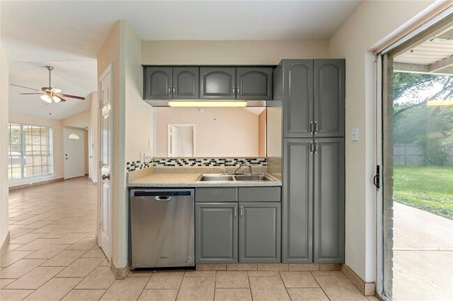 Building Photo - 8518 Barrybrook Ln