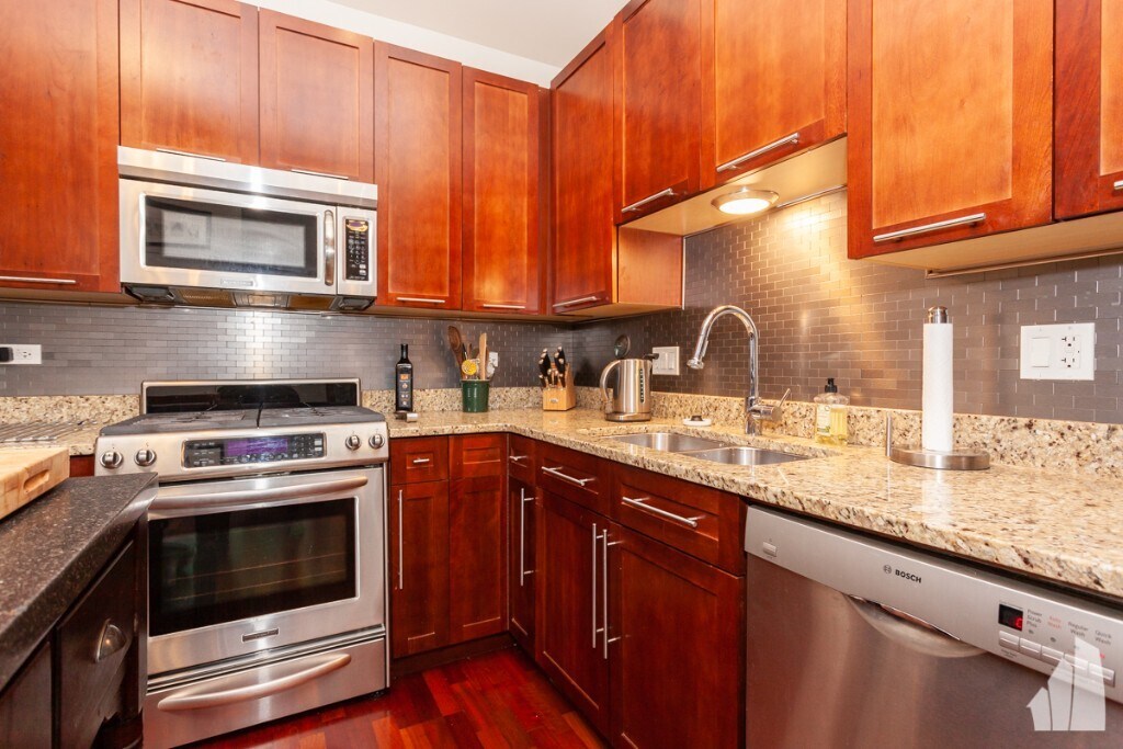 Building Photo - 1464 S Michigan Ave