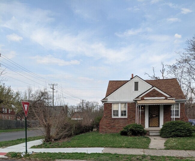 Building Photo - 16505 Stansbury-3 BED AND 1 BATH FOR RENT(w/ bonus room)