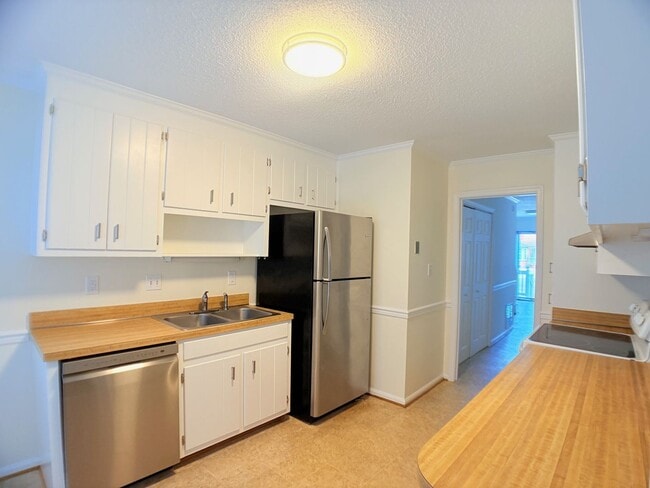 Building Photo - 39 W Wainwright Dr