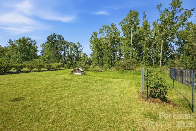 Building Photo - 6532 Wildbrook Dr